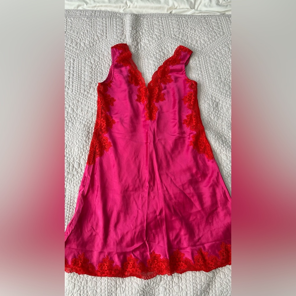 Neiman Marcus Fuchsia and Scarlet Lace Chemise